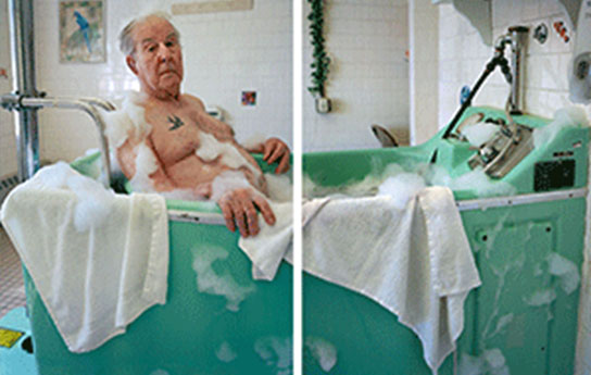 Bubble, 2017 Old man in bubble batch